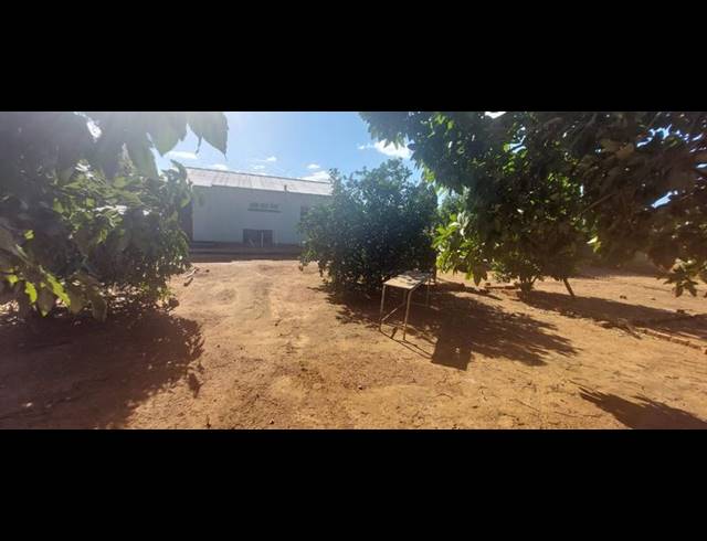2 BEDROOM HOUSE FOR SALE IN LEHURUTSHE